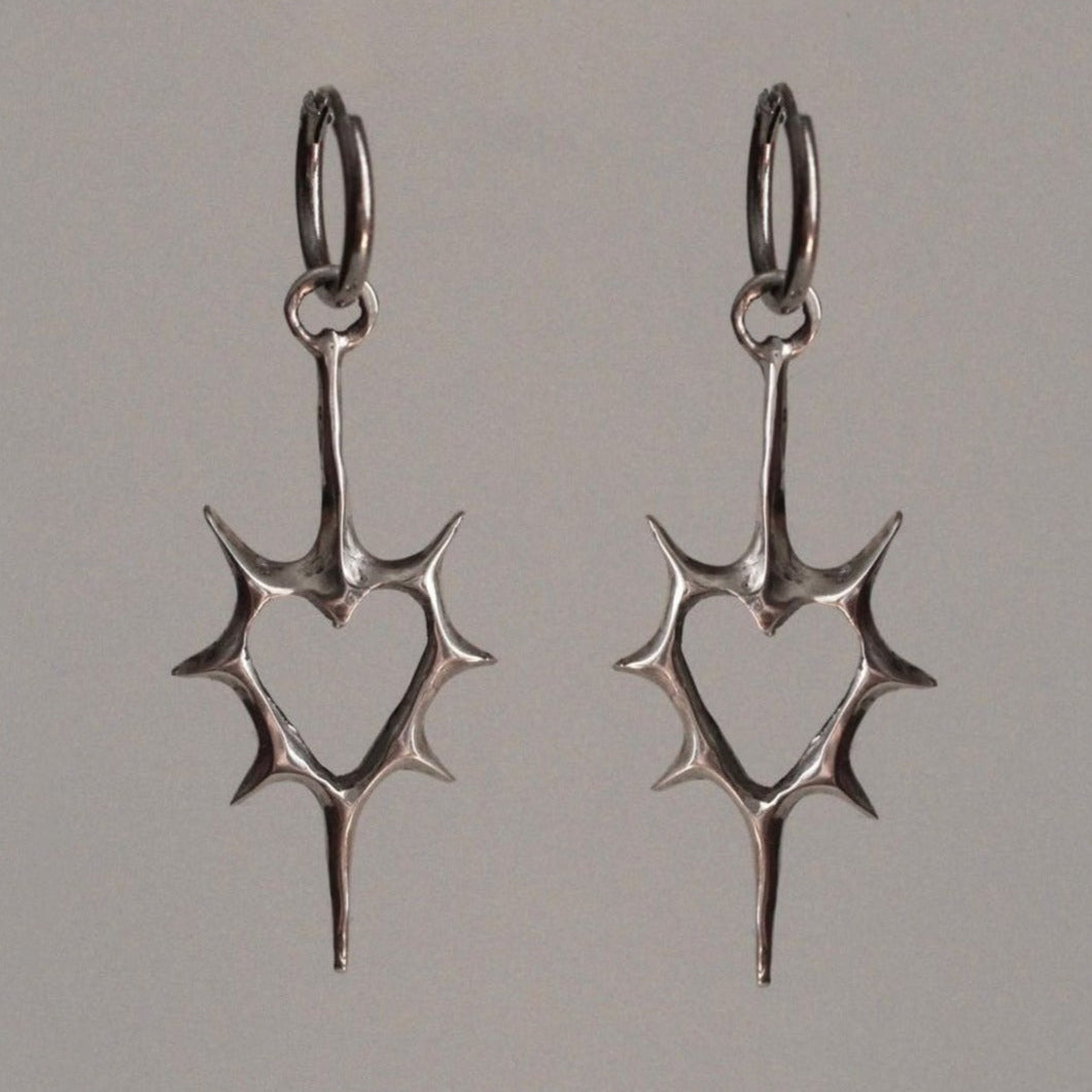 Thorn Heart Earrings Gothic earrings