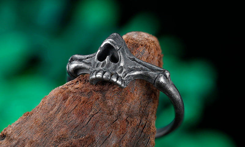 Small Skull Ring - Unisex Bottom Teeth Skull Ring retro men