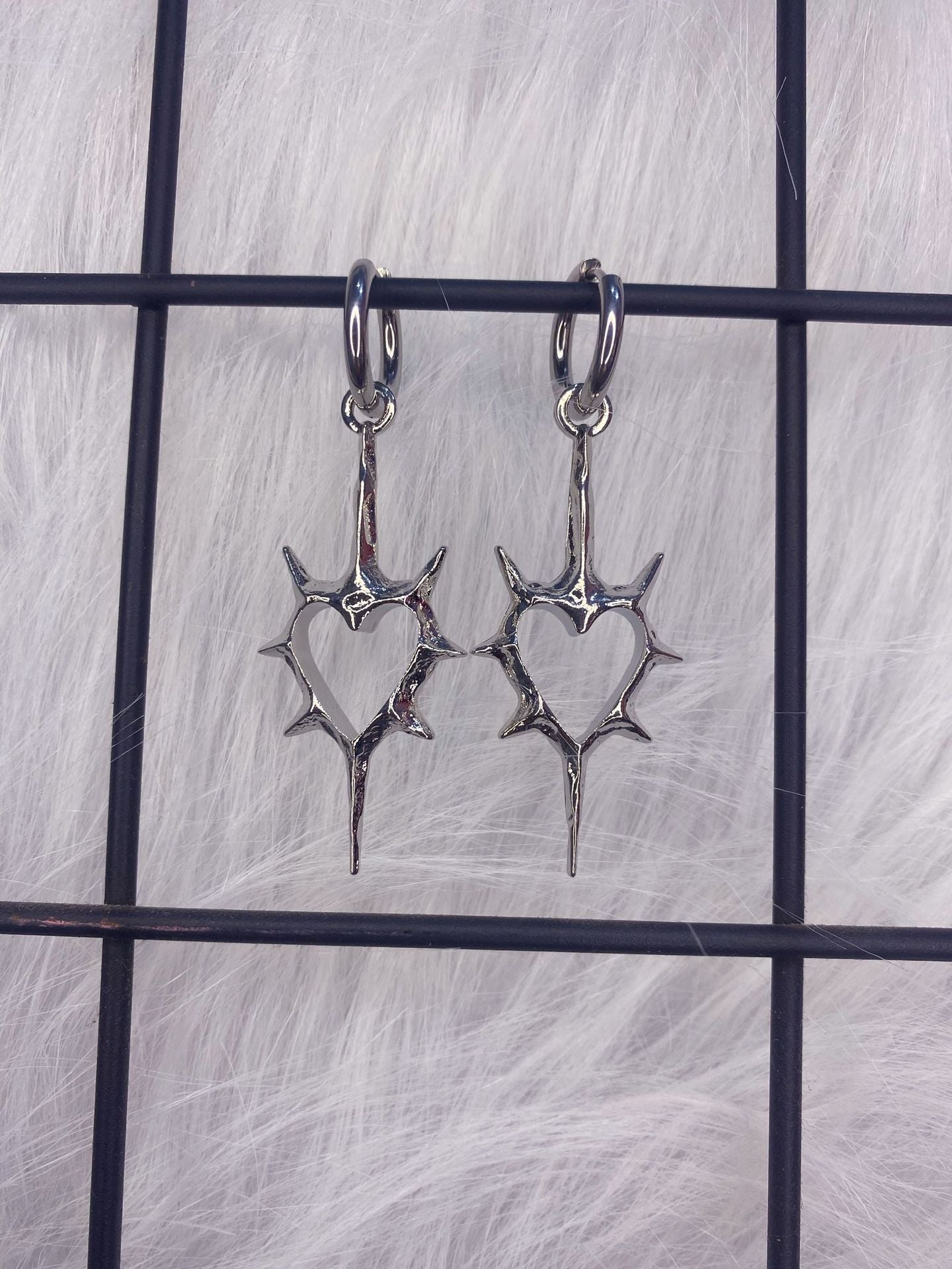 Thorn Heart Earrings Gothic spiky
