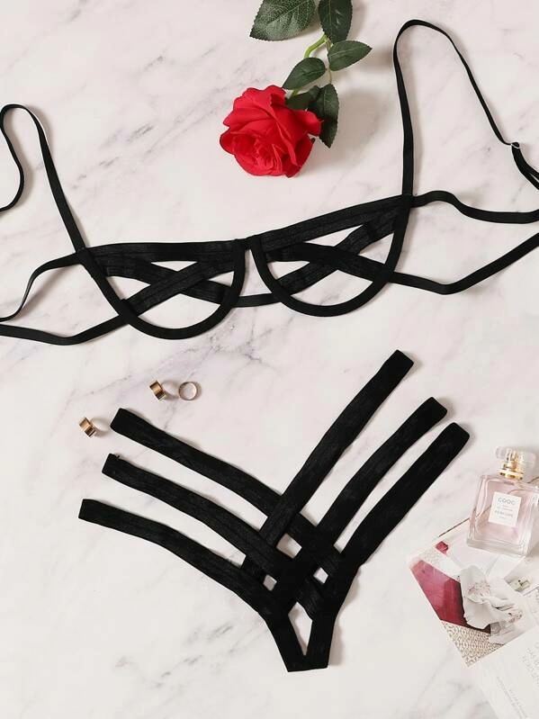Strappy Alt Black Cut Out Lingerie Set
