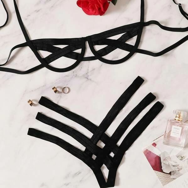 Strappy Alt Black Cut Out Lingerie Set